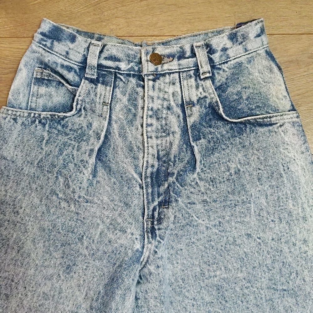 Vintage Acid Wash Bacco Ultra High Rise Mom Jeans - Picture 4 of 16